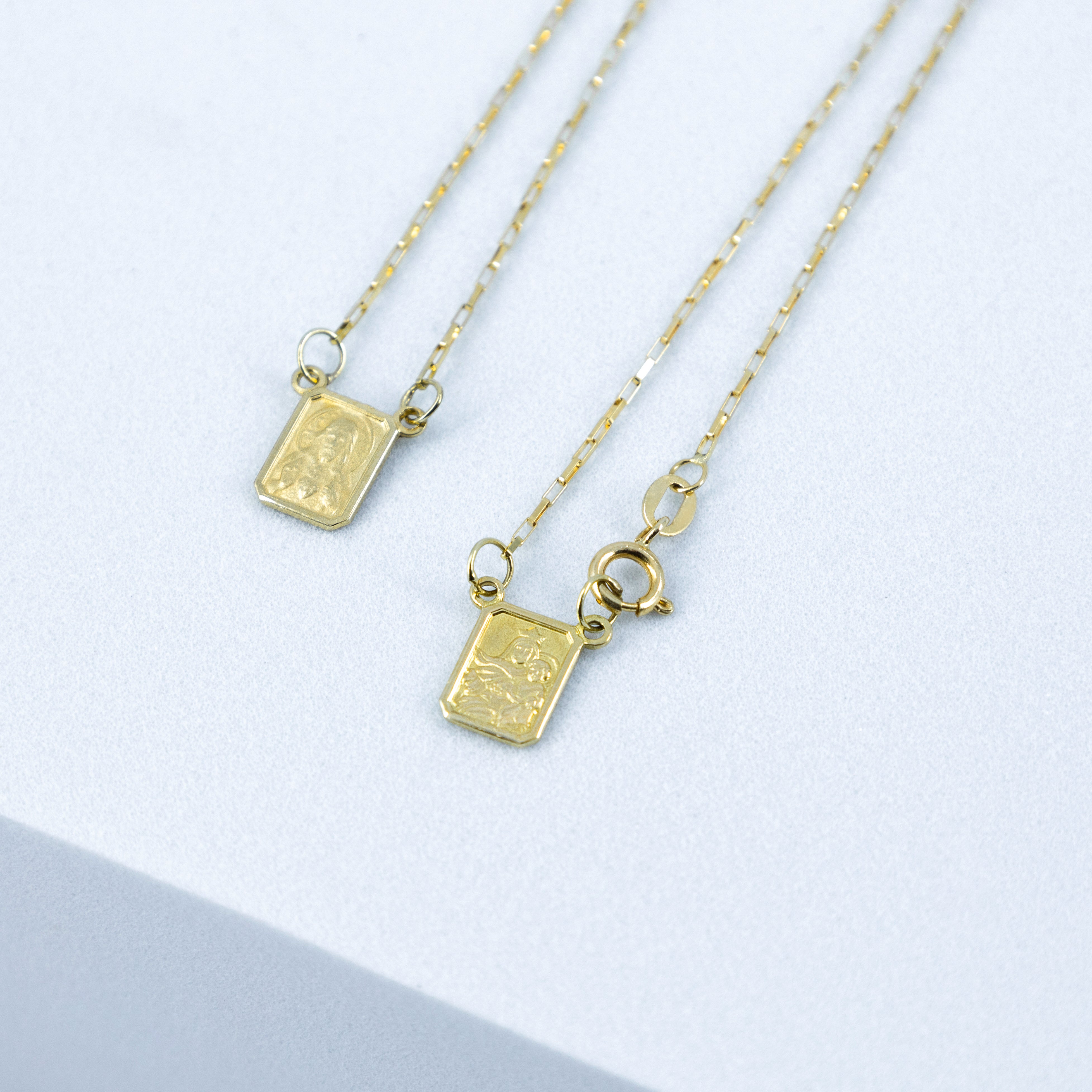 Escapulário com fecho ouro 18k